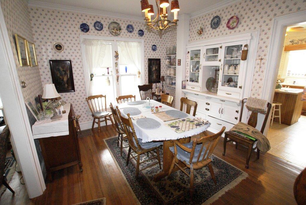 Victorian Beauty Dining from DC Realty
