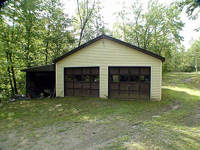Sold Wooded Ranch Garage from DC Realty