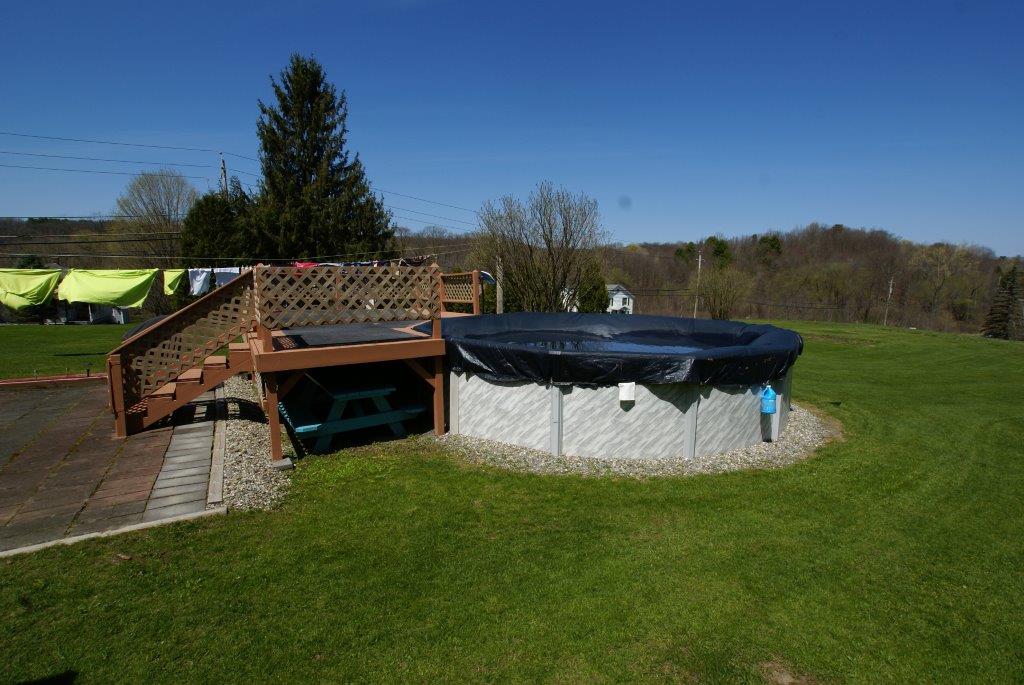 Country Knoll Top Deck and Pool