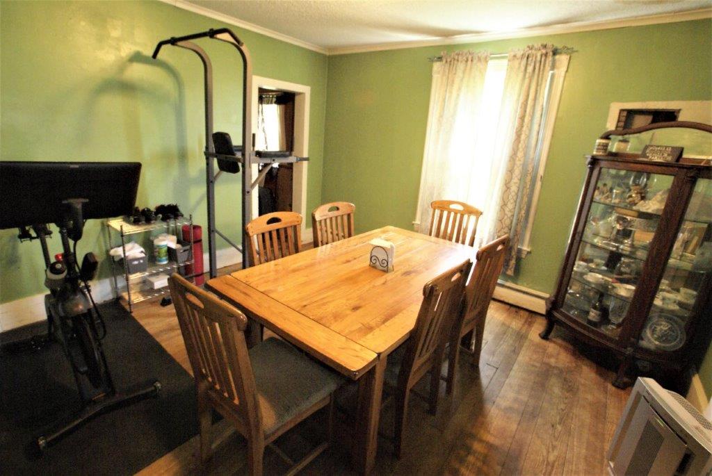 Spacious Four Bedroom Home Dining